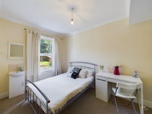 bed 3 - click for photo gallery